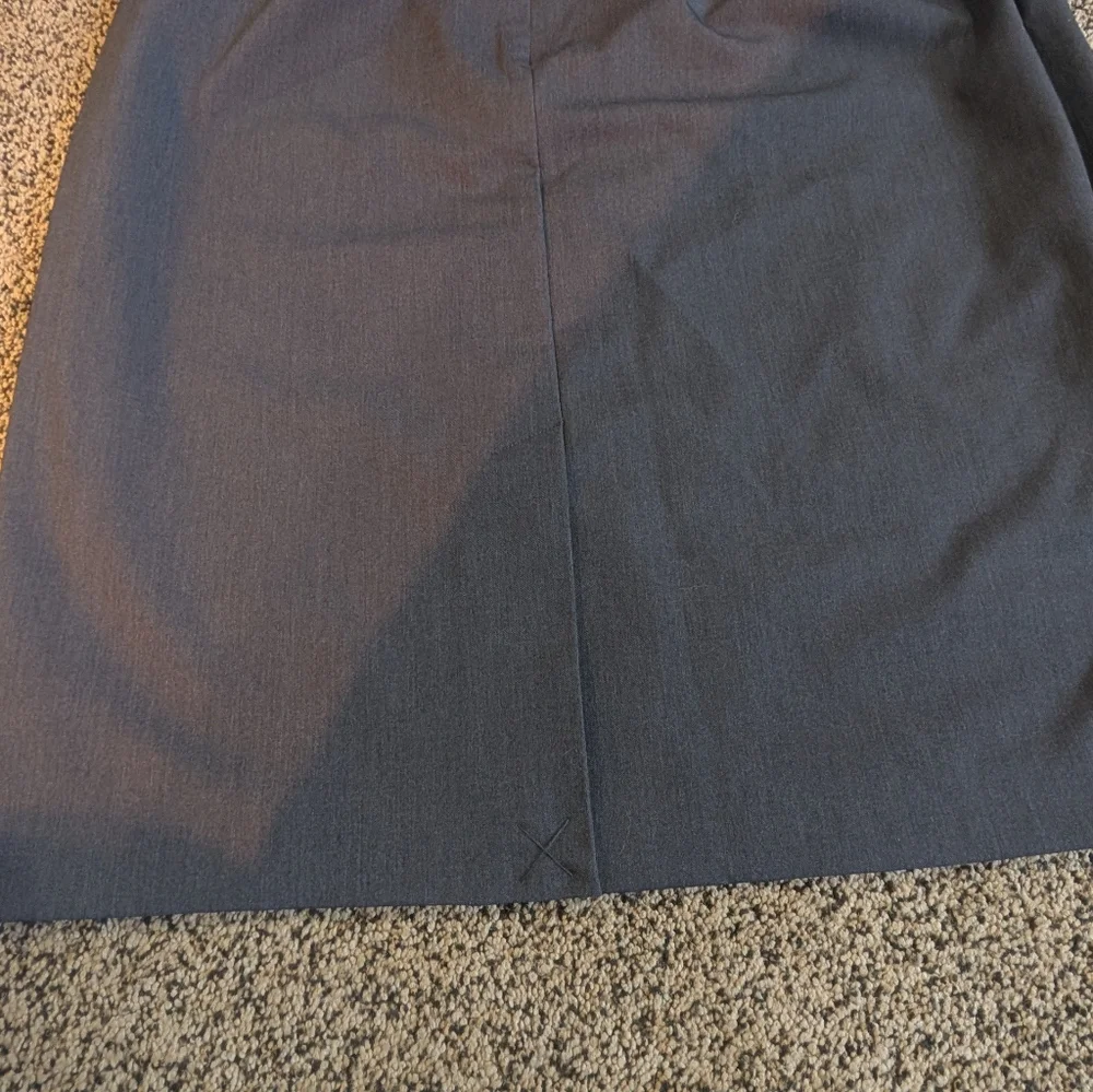 Liz Claiborne Gray A-Line Skirt with Slim Belt